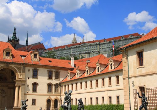 castle  prague  czechia