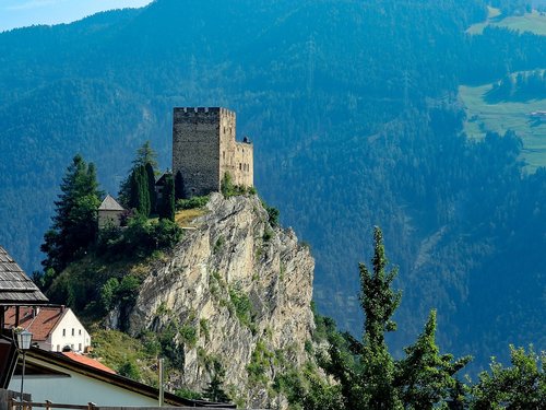 castle  building  burgruine