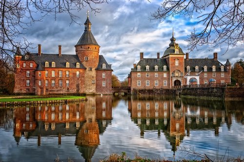 castle  moated castle  middle ages