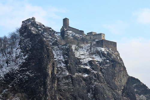 castle  winter  history