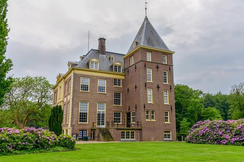 castle  garden  building