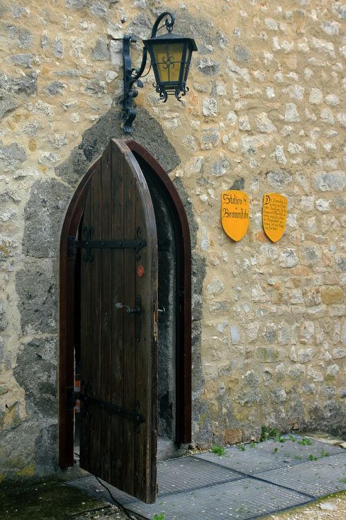 castle door old