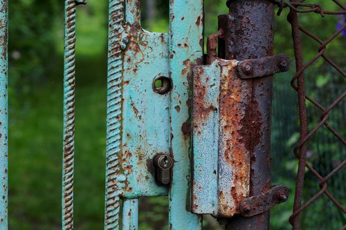 castle  gate  rust