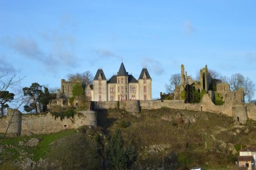castle bressuire ramparts