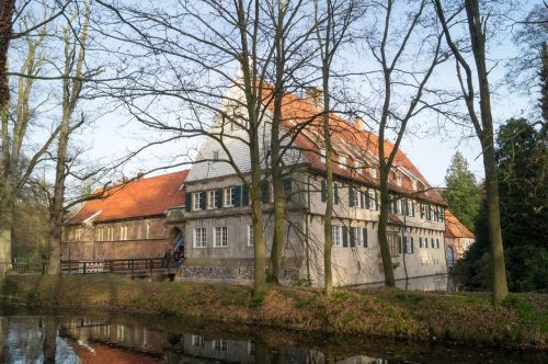 castle water middle ages