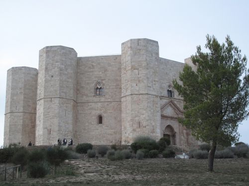 castle italy monte