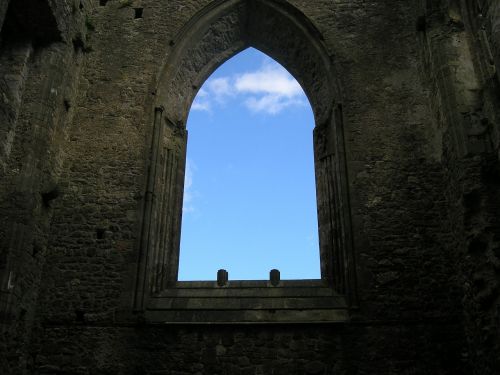 castle window arch