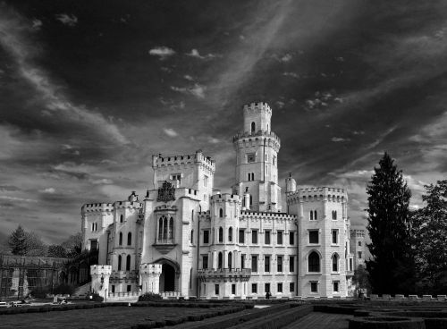 castle hluboká black and white