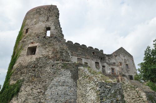 castle the ruins of the monument