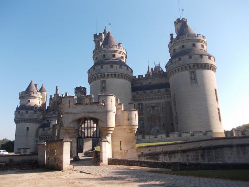 castle of pierrefonds pierrefonds history
