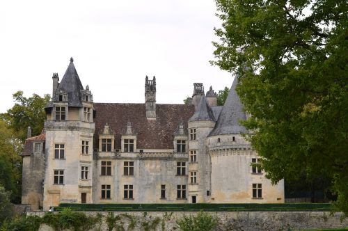 castle of puyguilhem castle dordogne