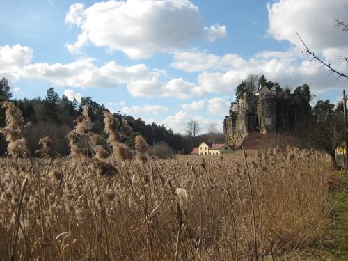 castle rock ruins meadow