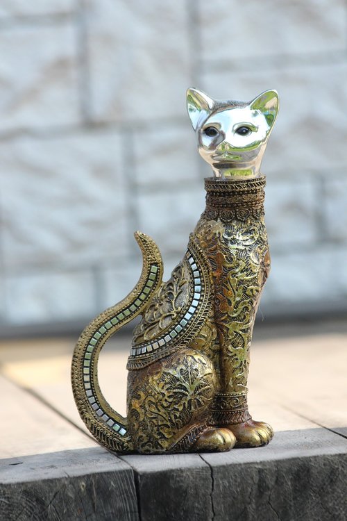 cat  iron  sculpture