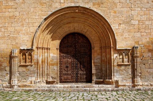 catalonia spain romanesque