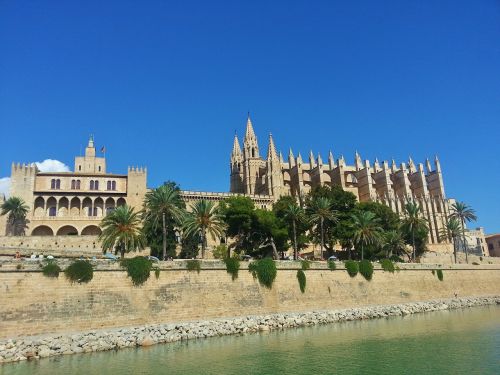 cathedral himmel blue