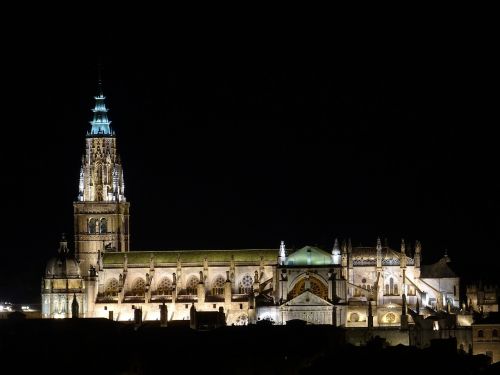 cathedral toledo night