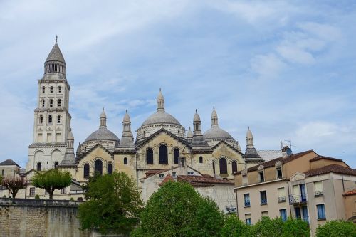 cathedral perigueux st front