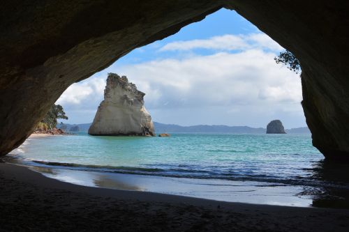 cathedral cove new zealand sea