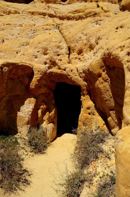 cave tomb cave crete
