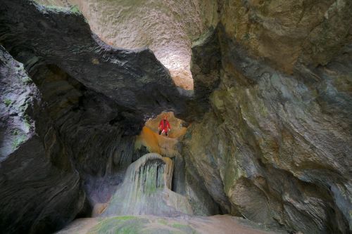 cave calcite cavity