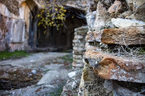 cave  old  structure