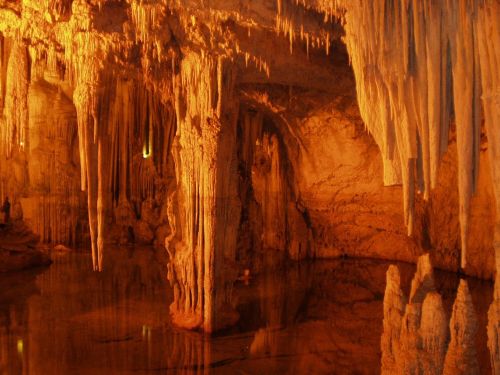 cave stalagmites stalactites