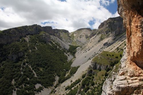 caves of cavallone taranta maiella