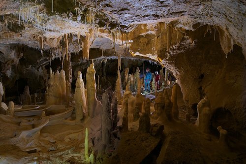 cavity  underground  cave