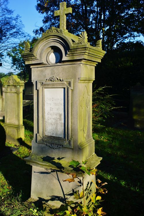 cemetery historically tombstone