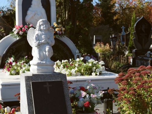 cemetery angel statue