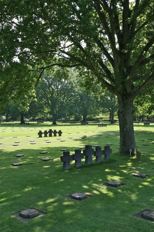 cemetery normandy cross