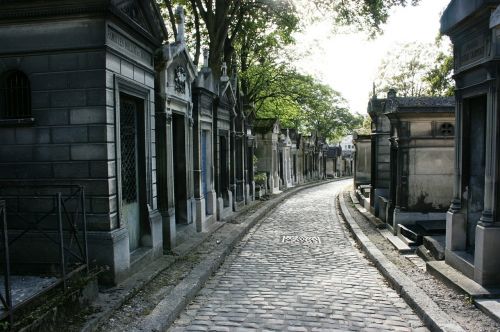 cemetery tombs pere lachaise