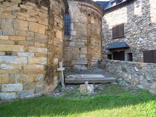 cemetery medieval romanesque