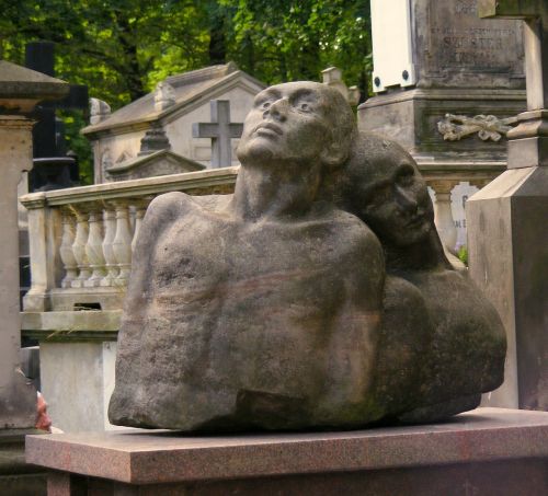 cemetery powązki statues