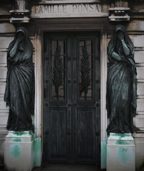 cemetery pere-lachaise paris