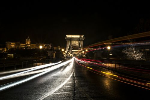chain bridge long shutter speed night picture