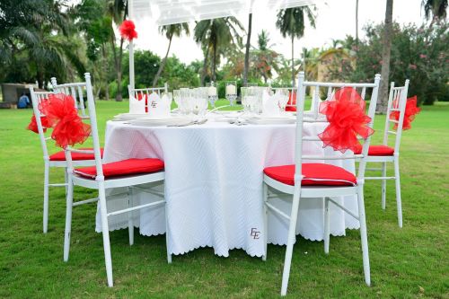 chairs table tablecloths