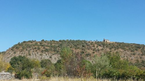 chapel ardèche field