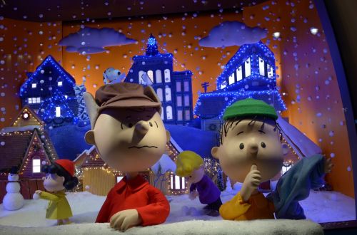 charlie brown snow holiday