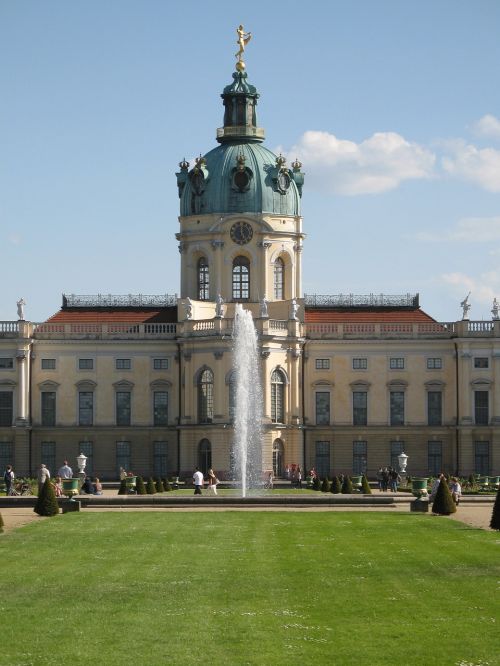 charlottenburg palace castle fontaine