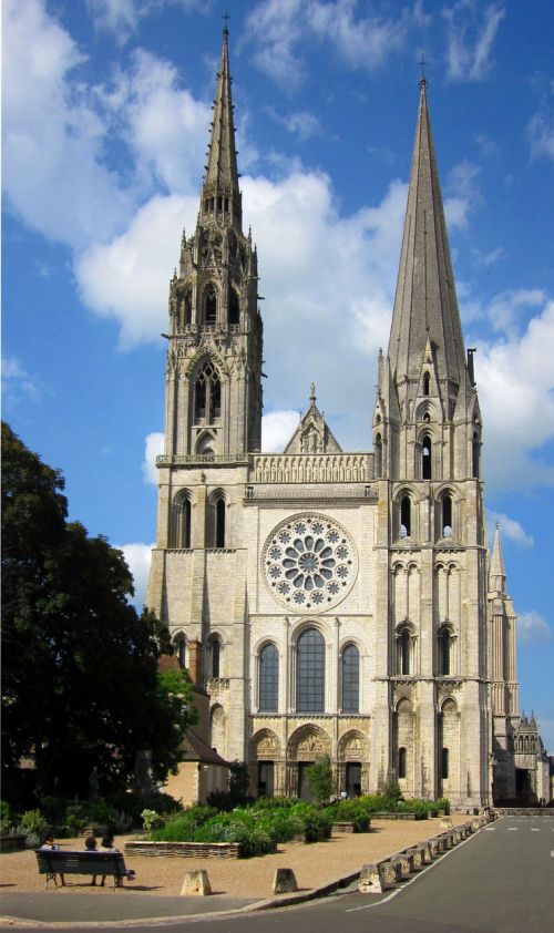 chartres cathedral medieval cathedral