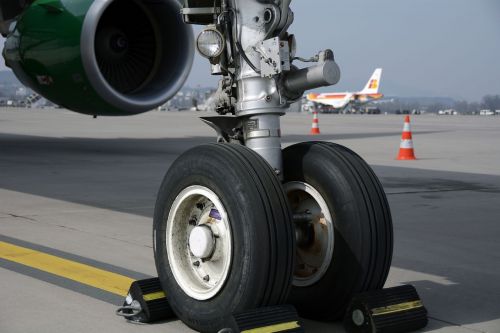 chassis nosewheel wheels