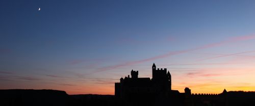 chateau de beynec silhouette sunset