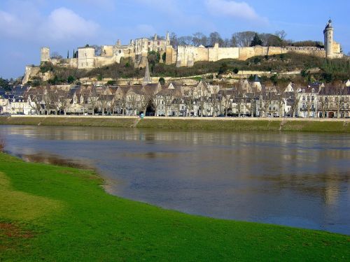 château de chinon castle river