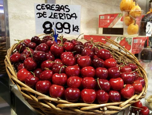 cherries la bouqeria market