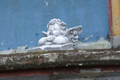 angel cherub monument