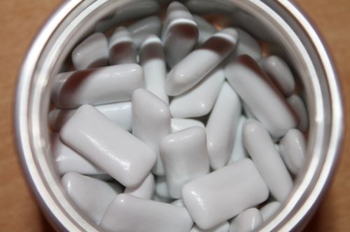 chewing gum sweetness white