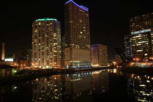 chicago river night view