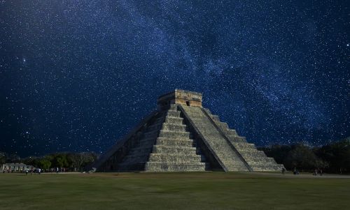 chichen itza mexico pyramid