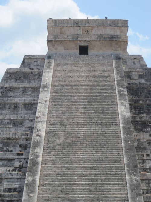 chichen itza historical mayan